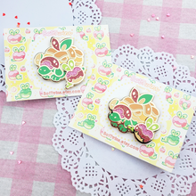Load image into Gallery viewer, Chonky Apple - Spinning Enamel Pin